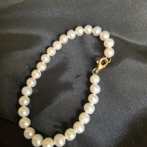 Vintage Cultured Pearls Hand Knotted Bracelet - Picture 5 of 8